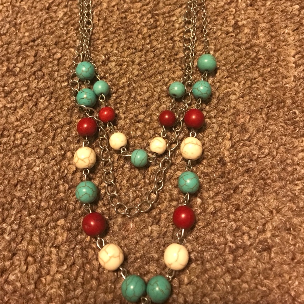 3/$13 pcs of jewelry bundled Necklace